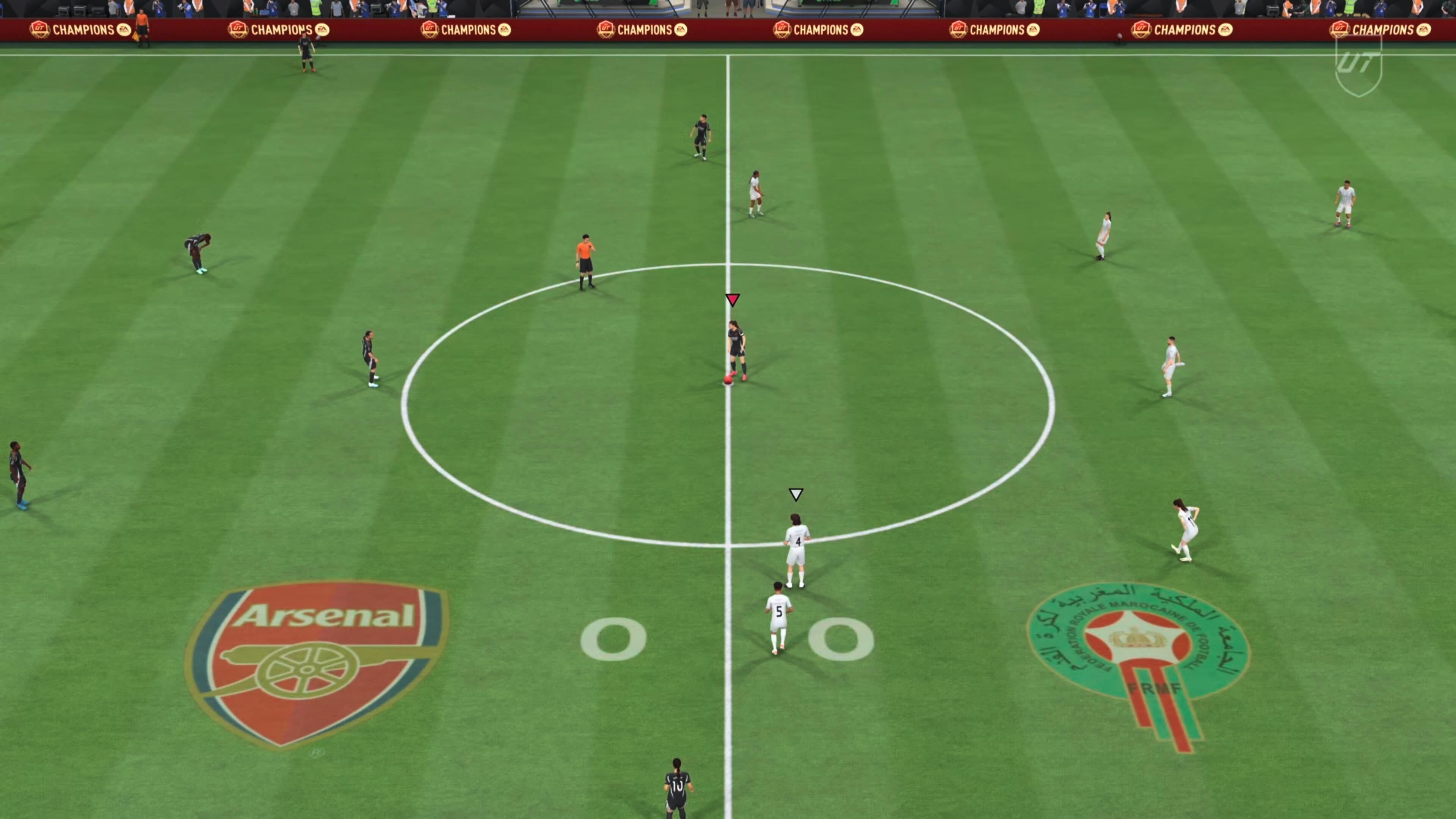 The kick off in an Ultimate Team match in FC 25.